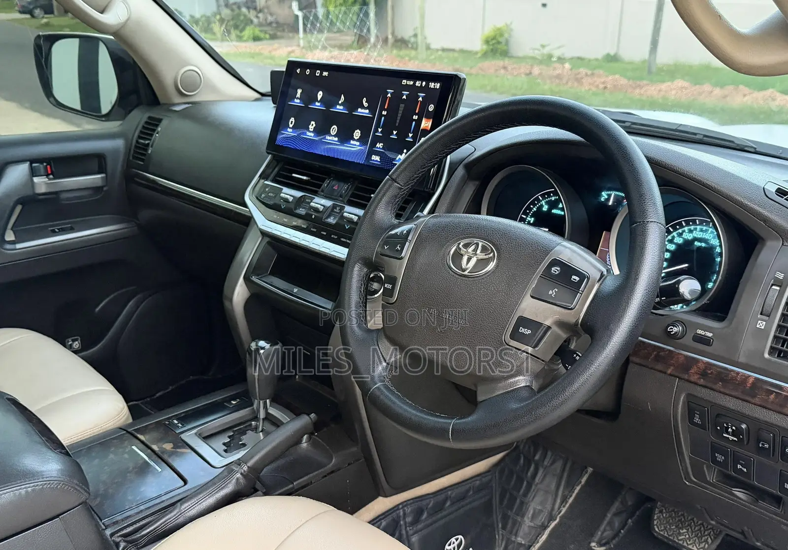 Toyota Land Cruiser 2009 White