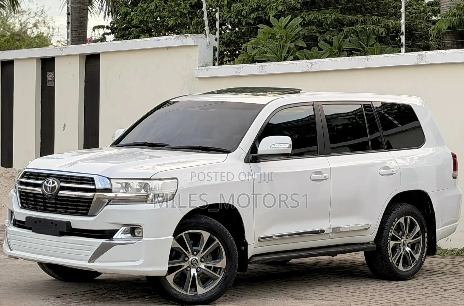 Toyota Land Cruiser 2009 White