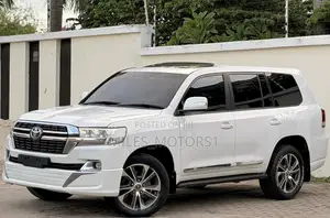 Toyota Land Cruiser 2009 White
