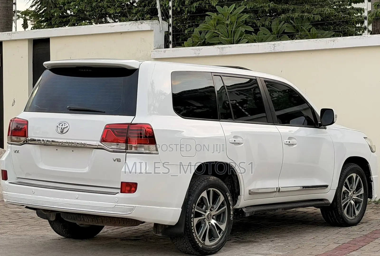 Toyota Land Cruiser 2009 White