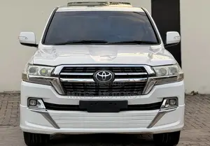 Toyota Land Cruiser 2009 White