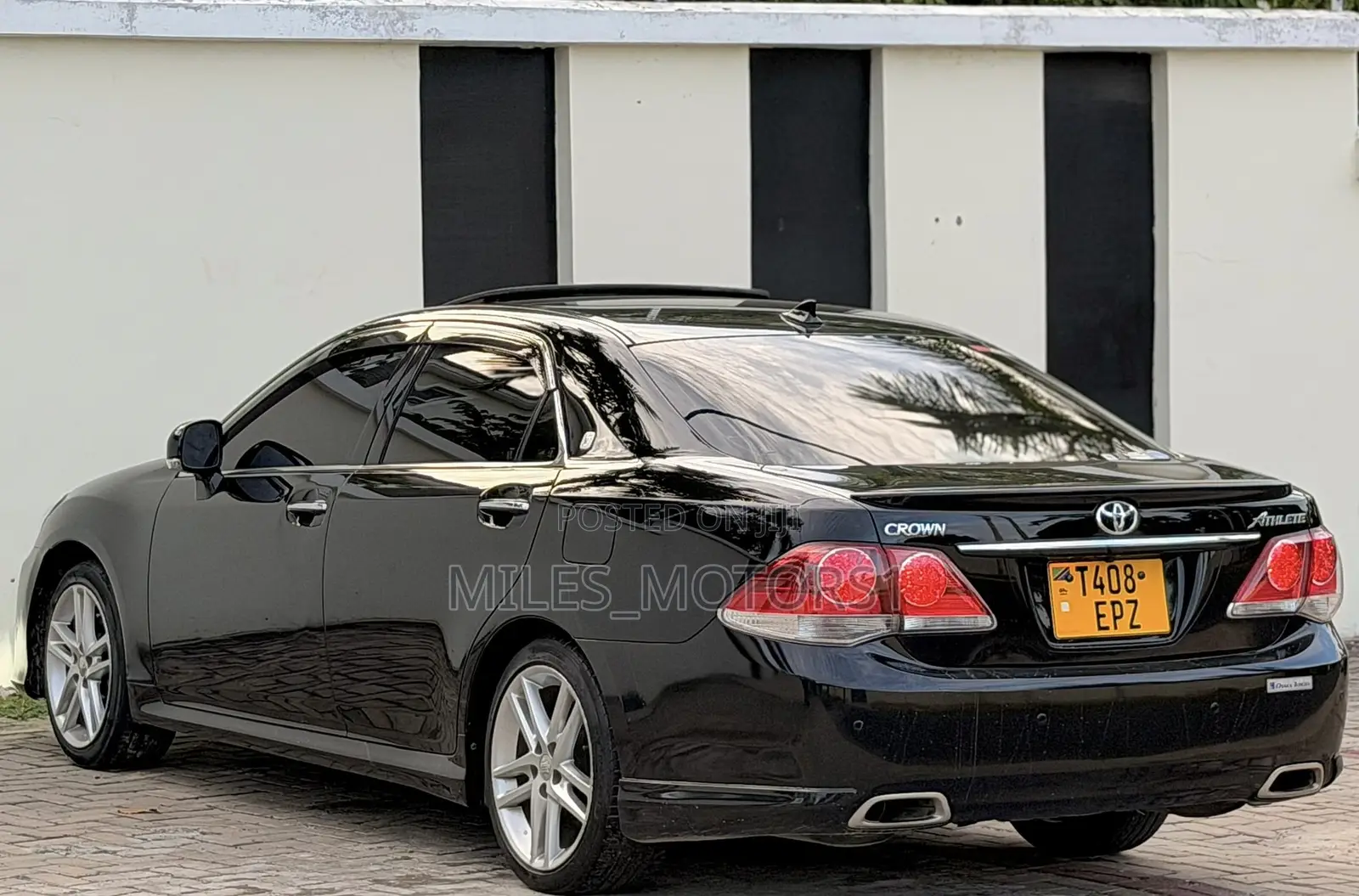 Toyota Crown 2011 Black