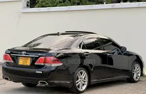Toyota Crown 2011 Black