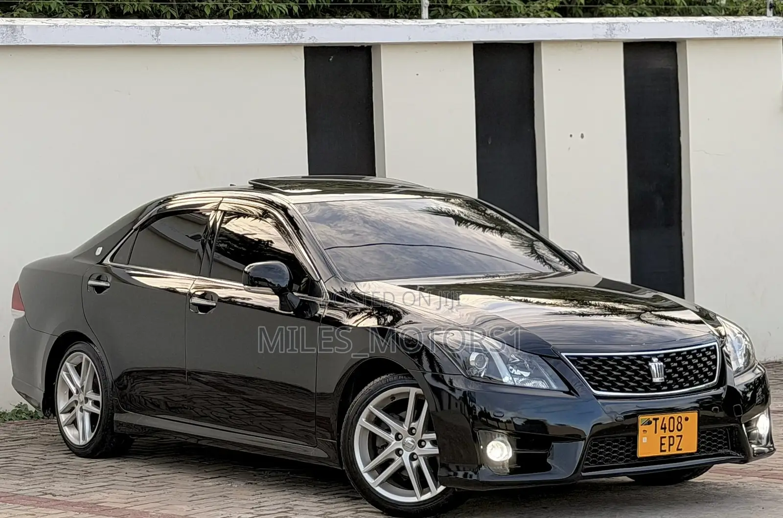 Toyota Crown 2011 Black