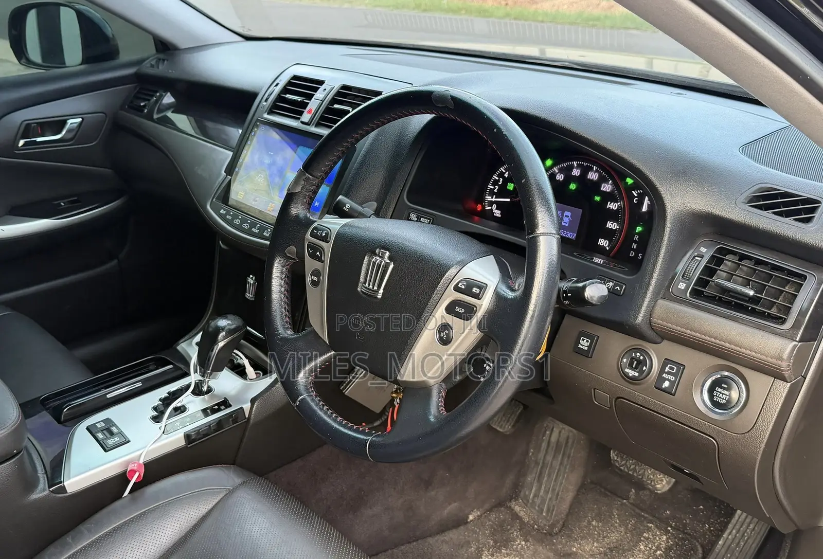 Toyota Crown 2011 Black