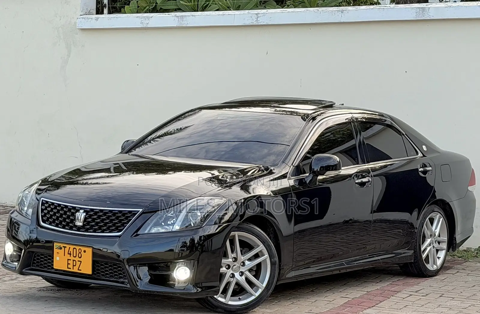 Toyota Crown 2011 Black