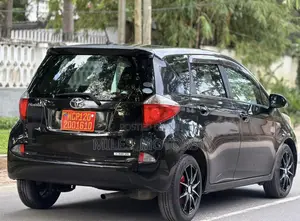 Toyota Ractis 2011 Black