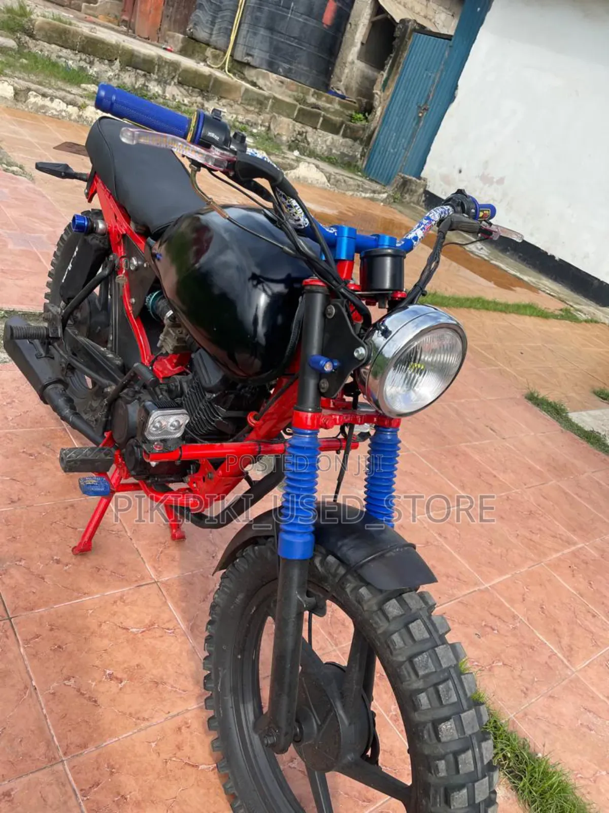 Aprilia Dorsoduro 2024 Black