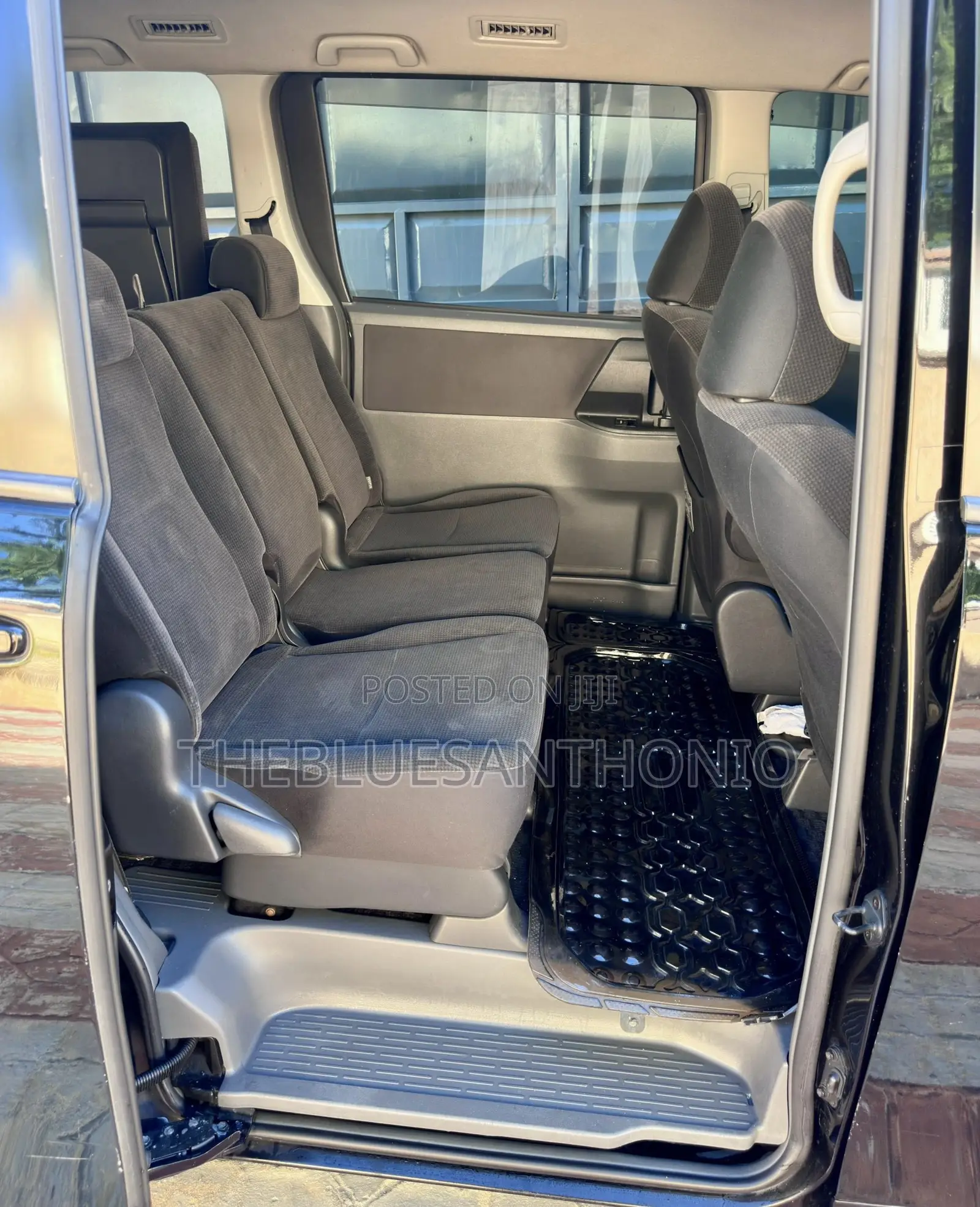 Toyota Noah 2009 Black