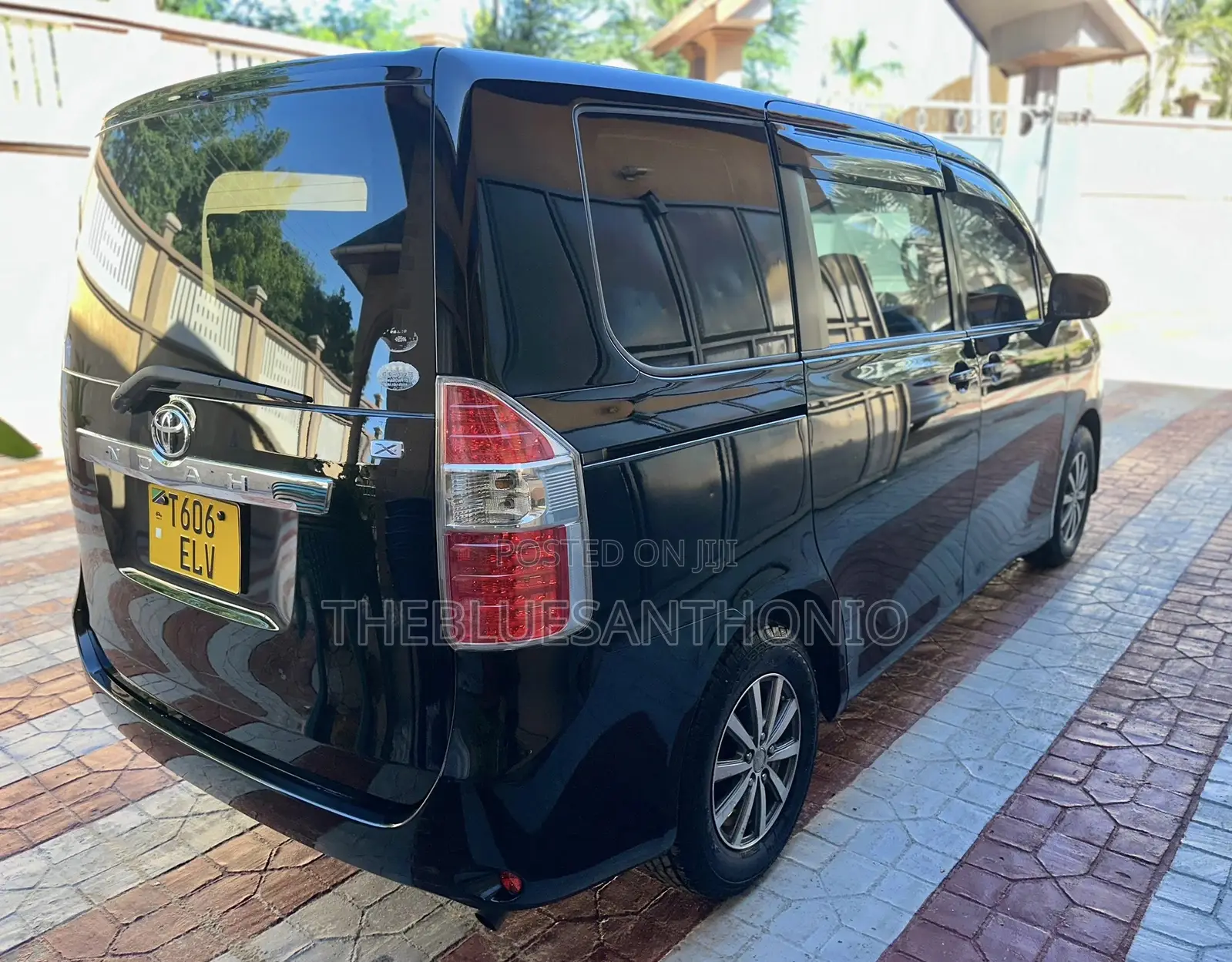 Toyota Noah 2009 Black