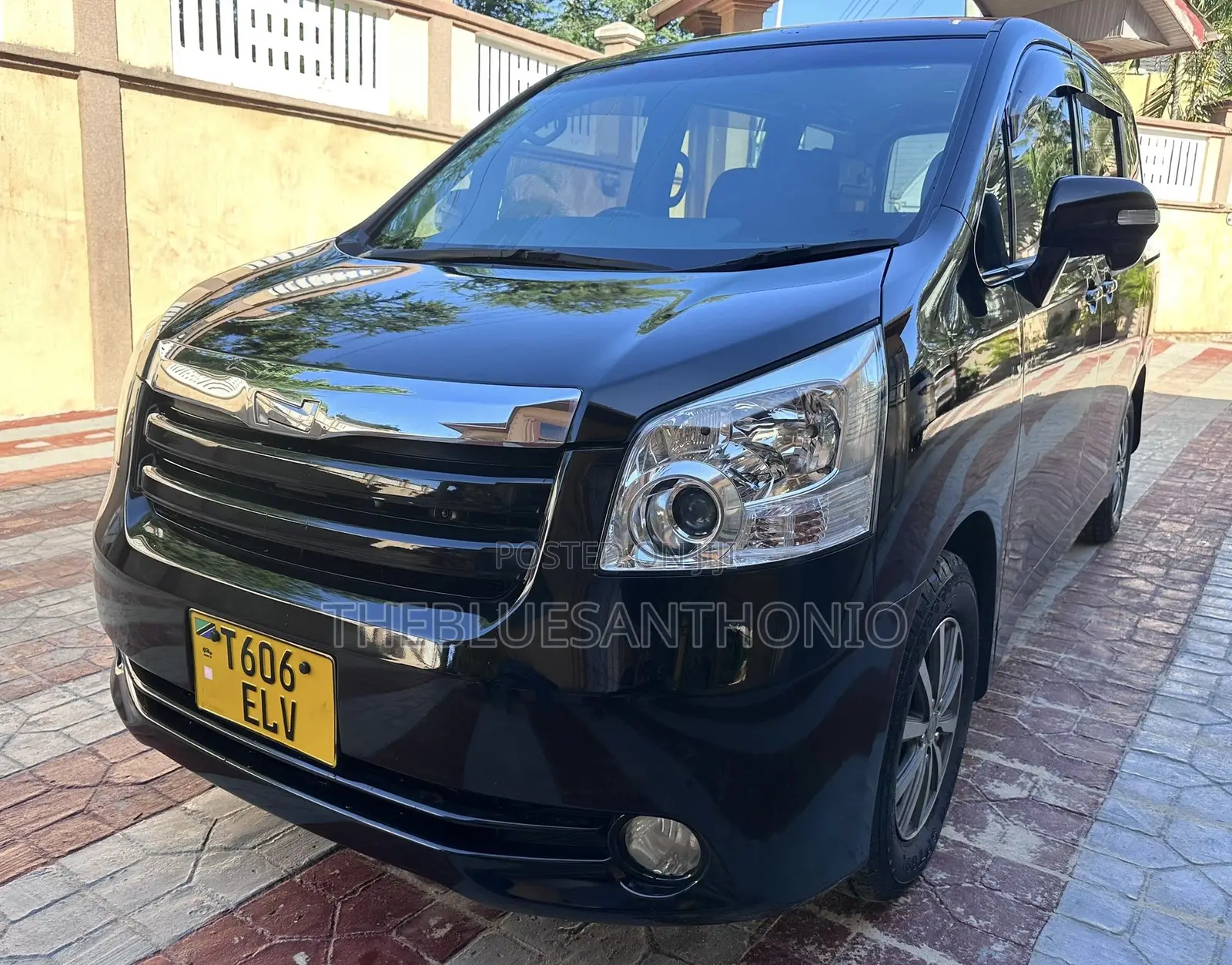 Toyota Noah 2009 Black