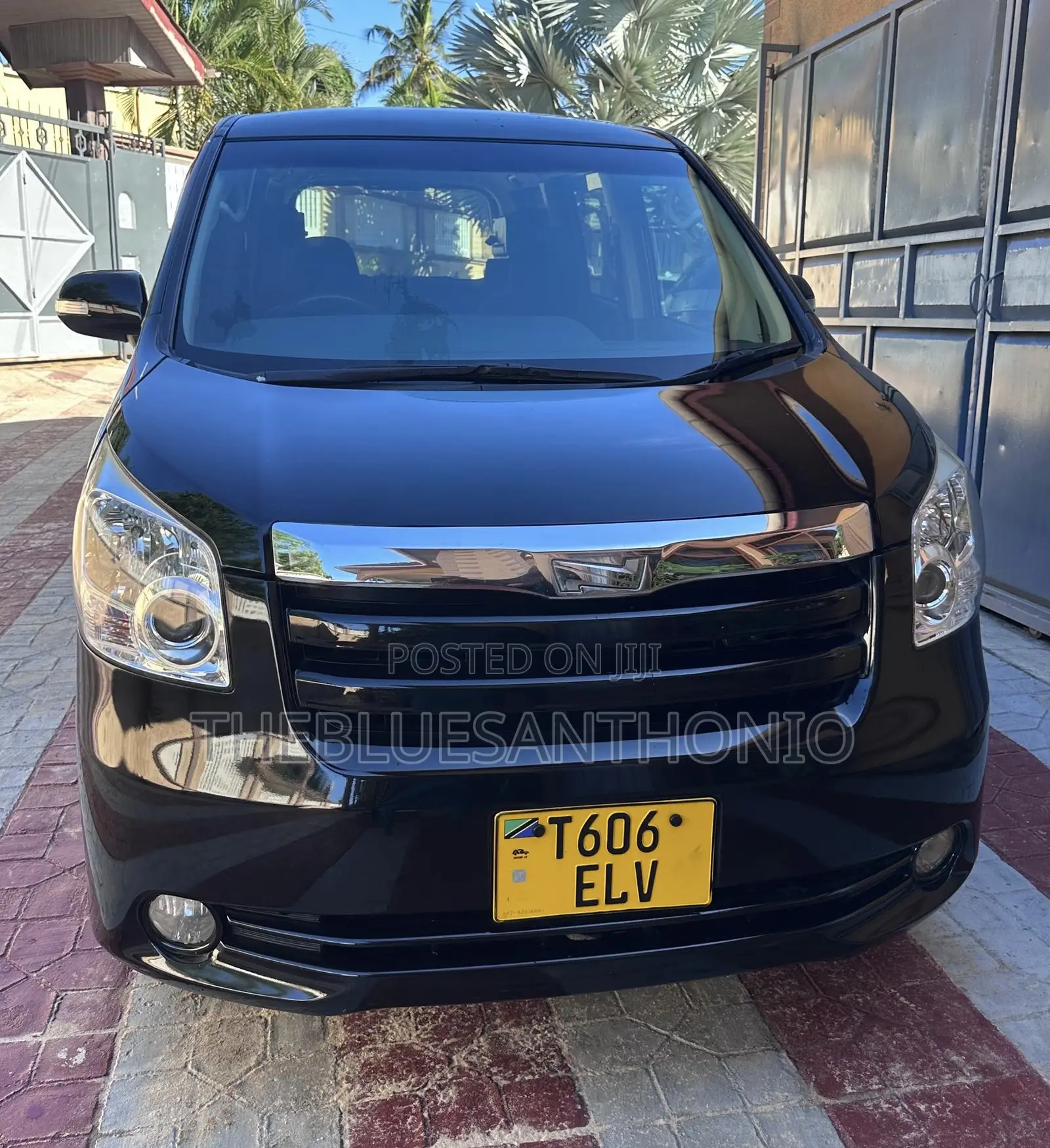 Toyota Noah 2009 Black