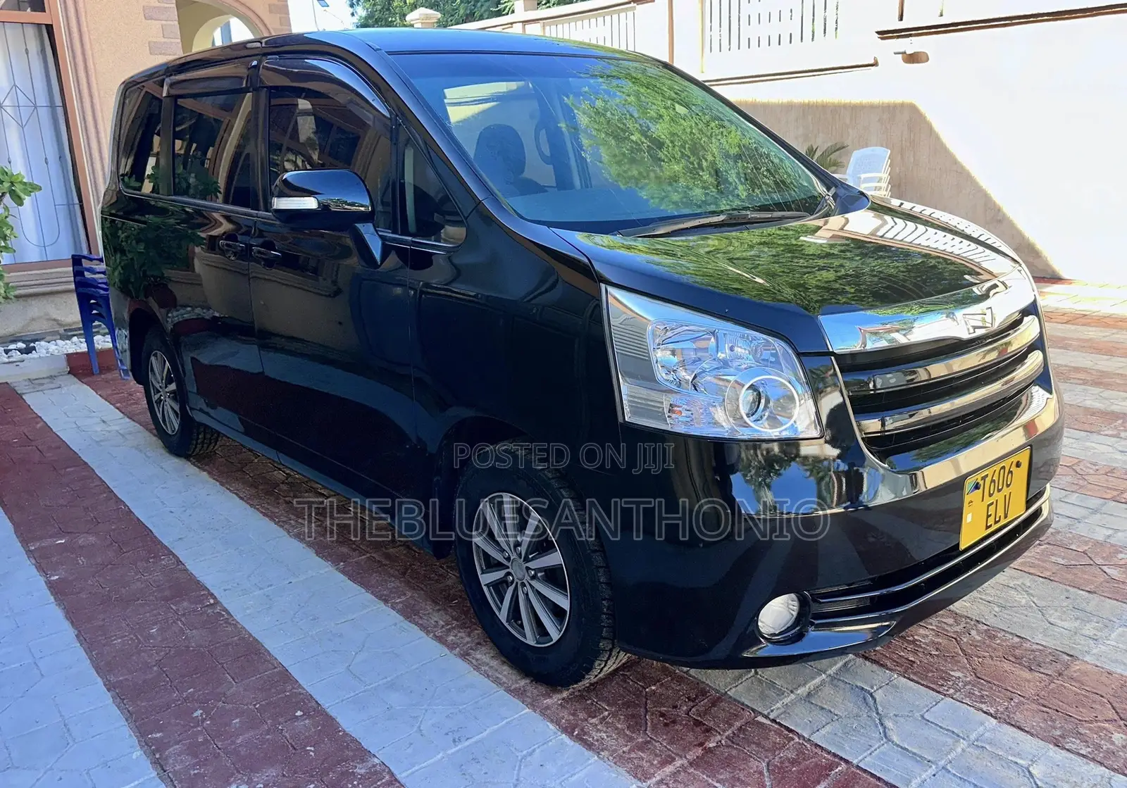Toyota Noah 2009 Black