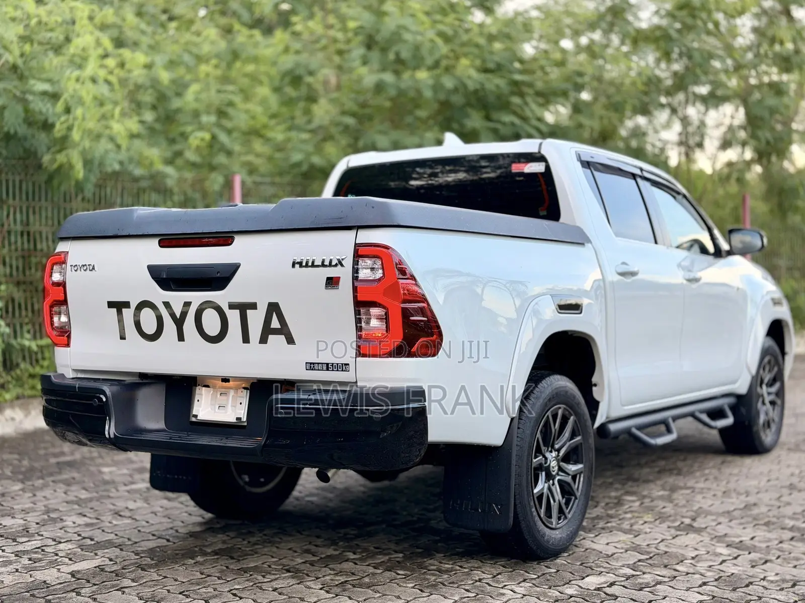 Toyota Hilux 2024 White