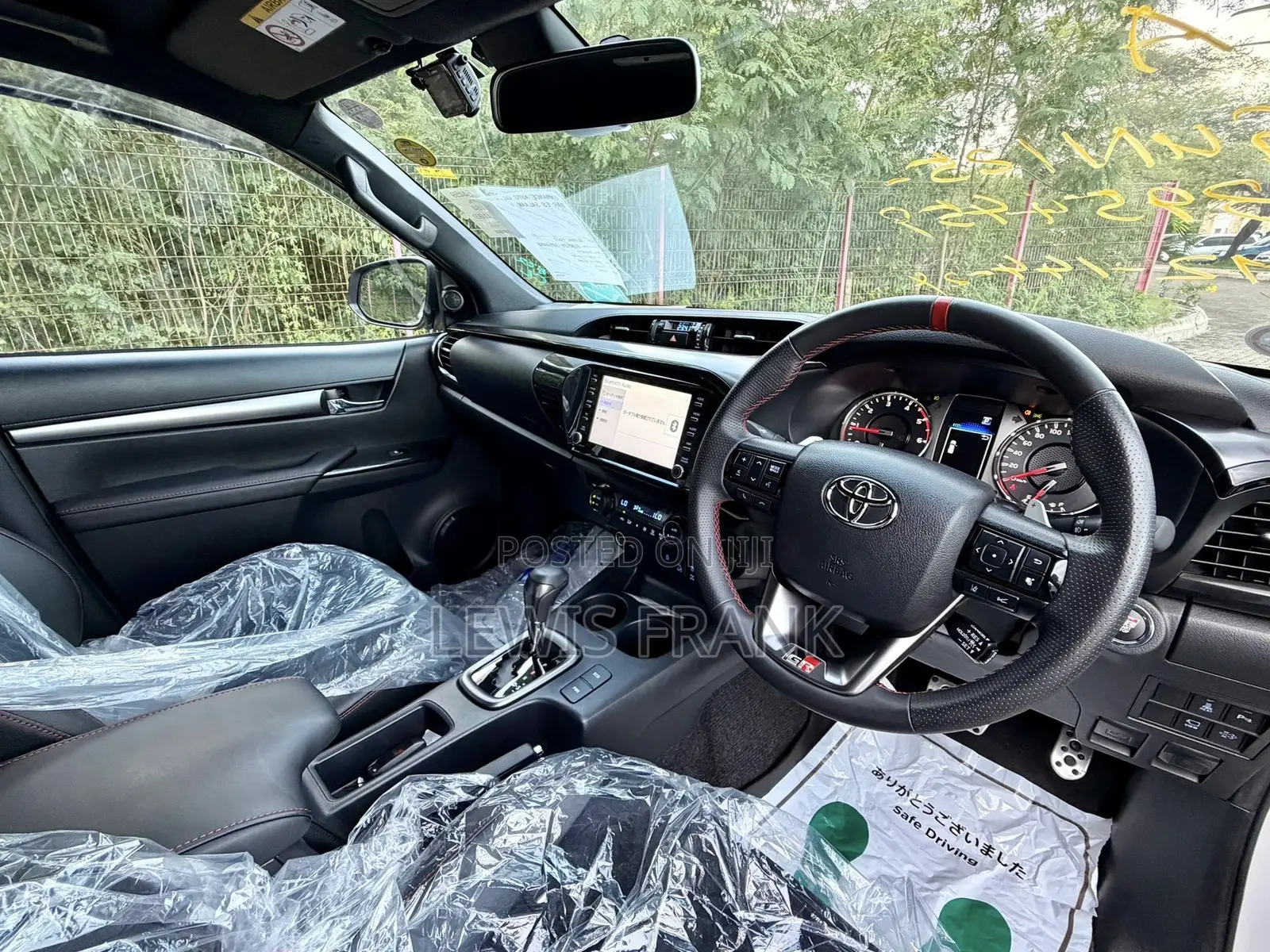 Toyota Hilux 2024 White