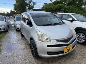 Toyota Ractis 2008 Silver