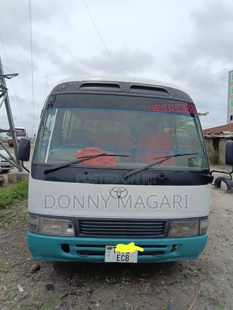 Toyota Coaster 2004 White