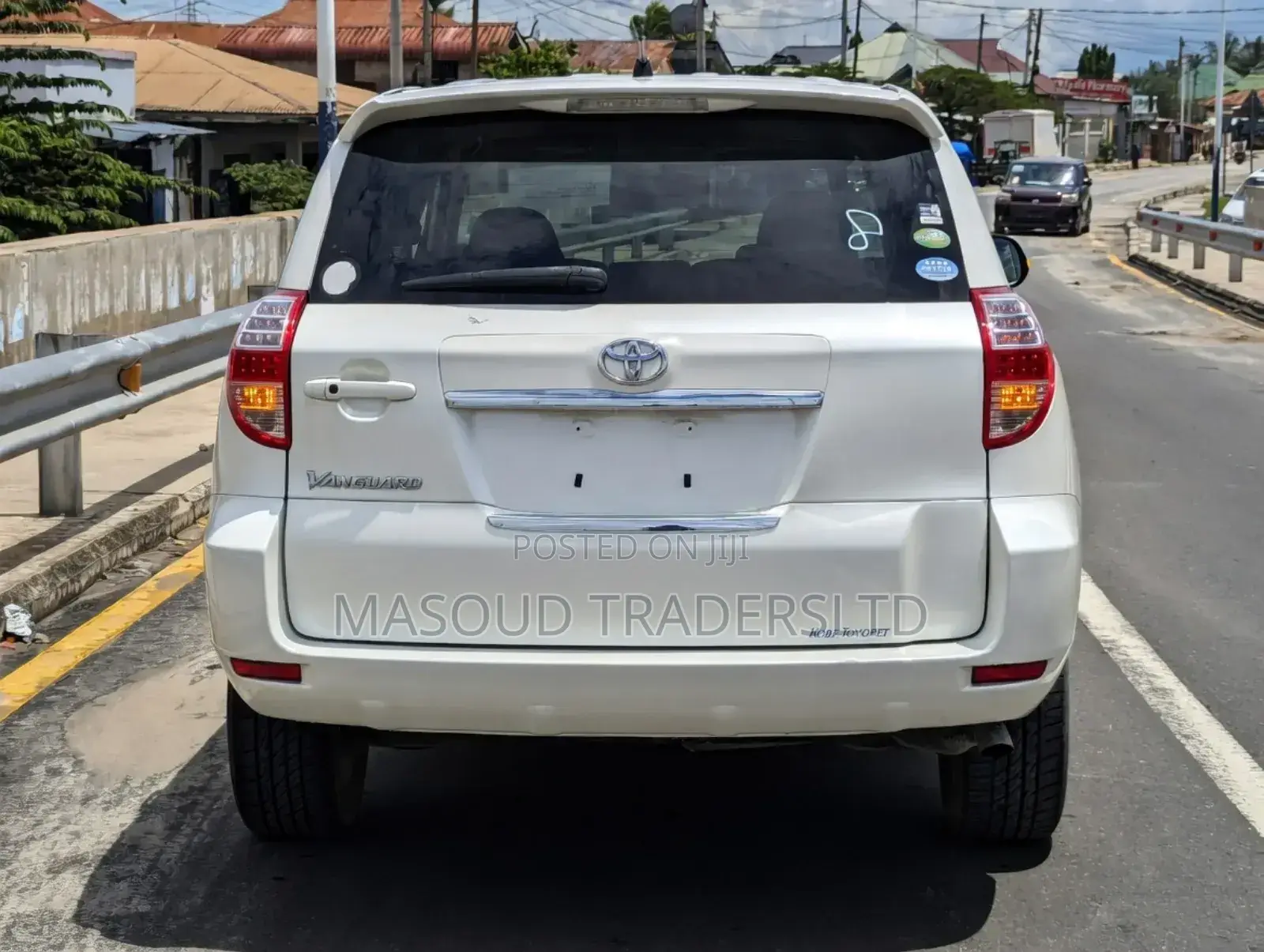 Toyota Vanguard 2007 White