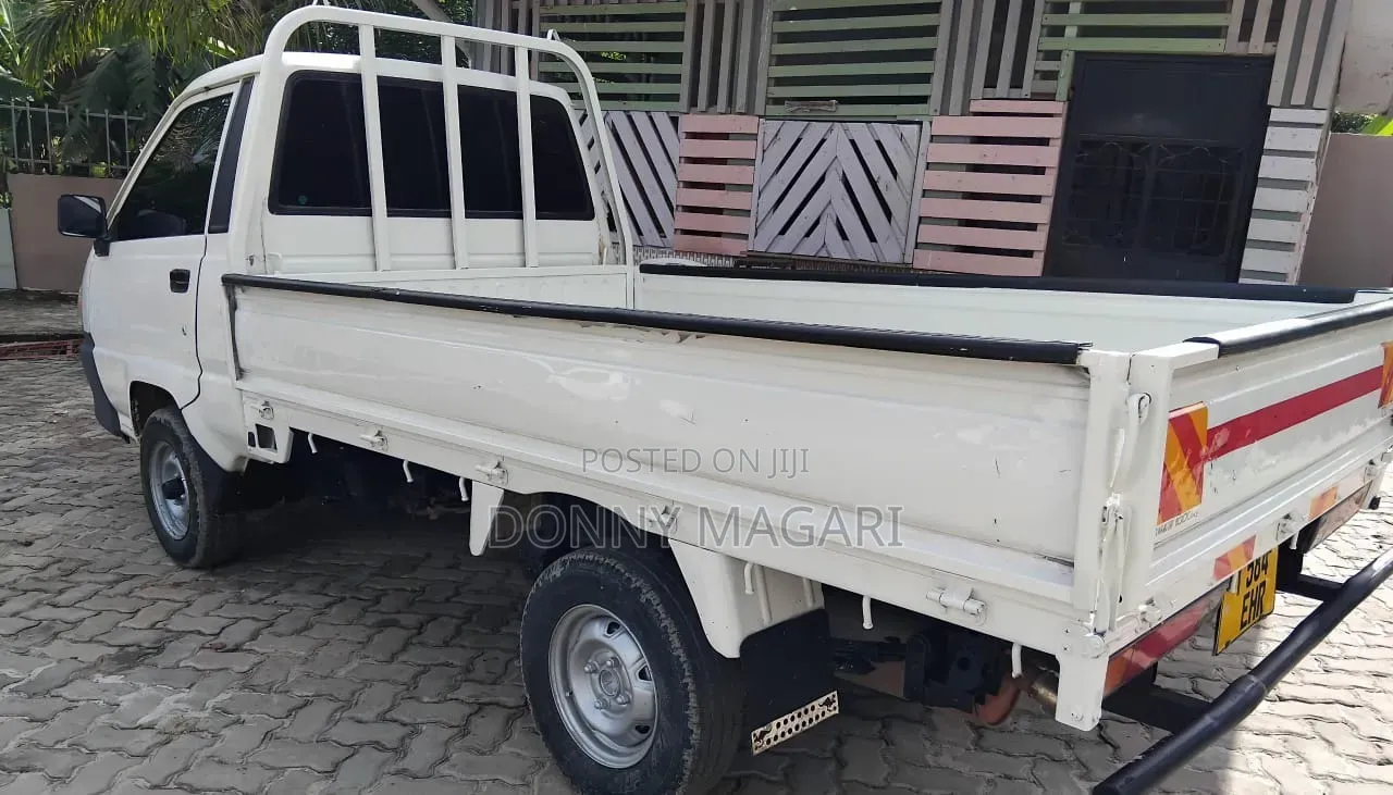 Toyota TownAce 2018 White