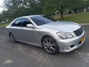 Toyota Crown 2006 Silver