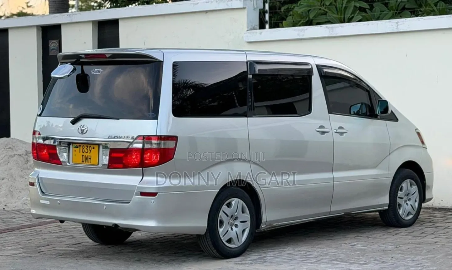 Toyota Alphard 2.4 Petrol AWD 2004 Silver