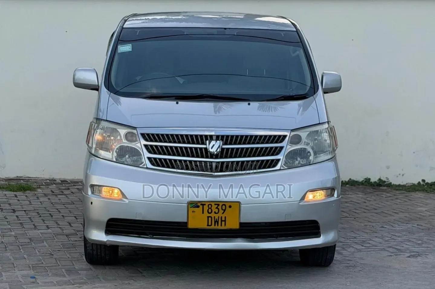 Toyota Alphard 2.4 Petrol AWD 2004 Silver