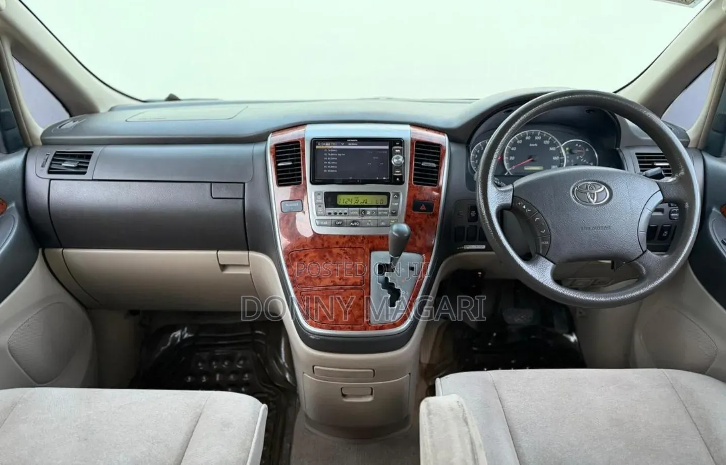 Toyota Alphard 2.4 Petrol AWD 2004 Silver