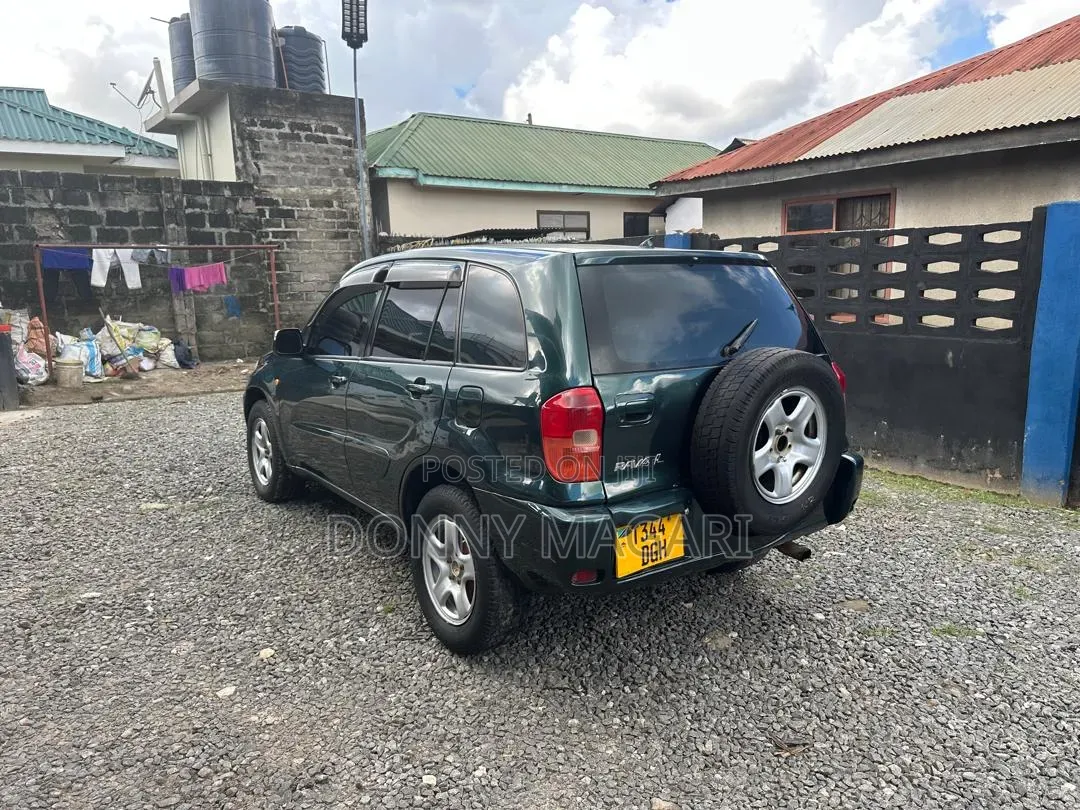 Toyota RAV4 1.8 2004 Green