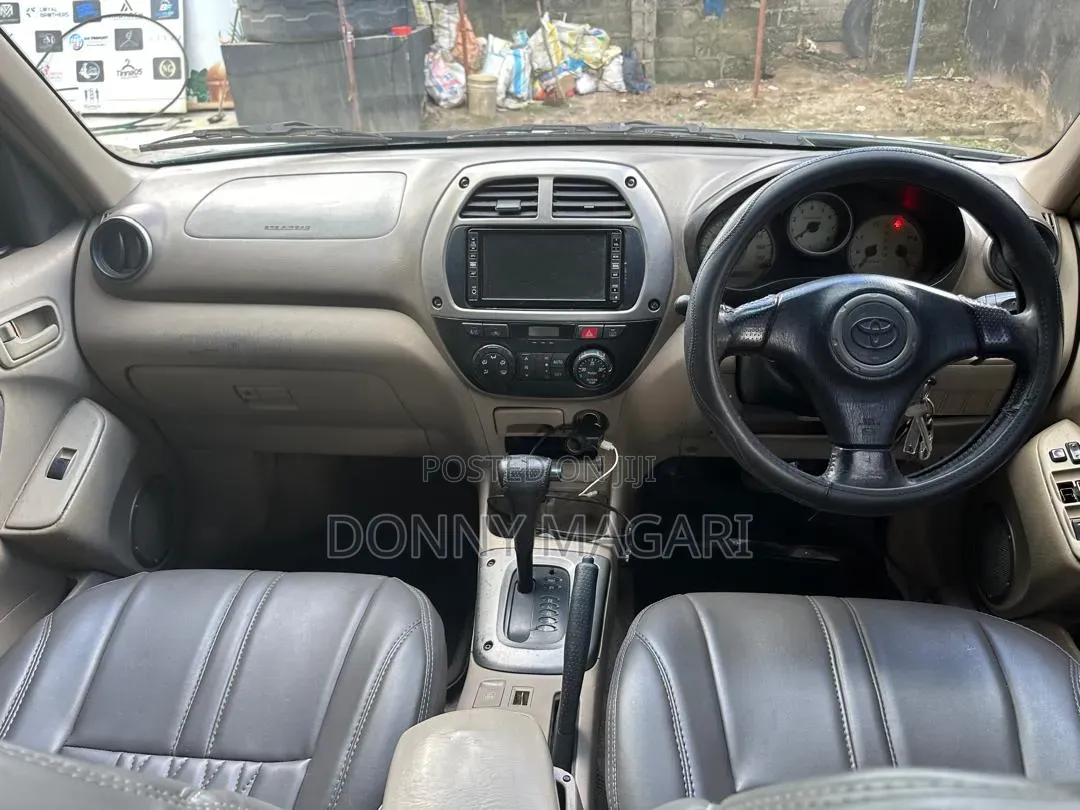 Toyota RAV4 1.8 2004 Green
