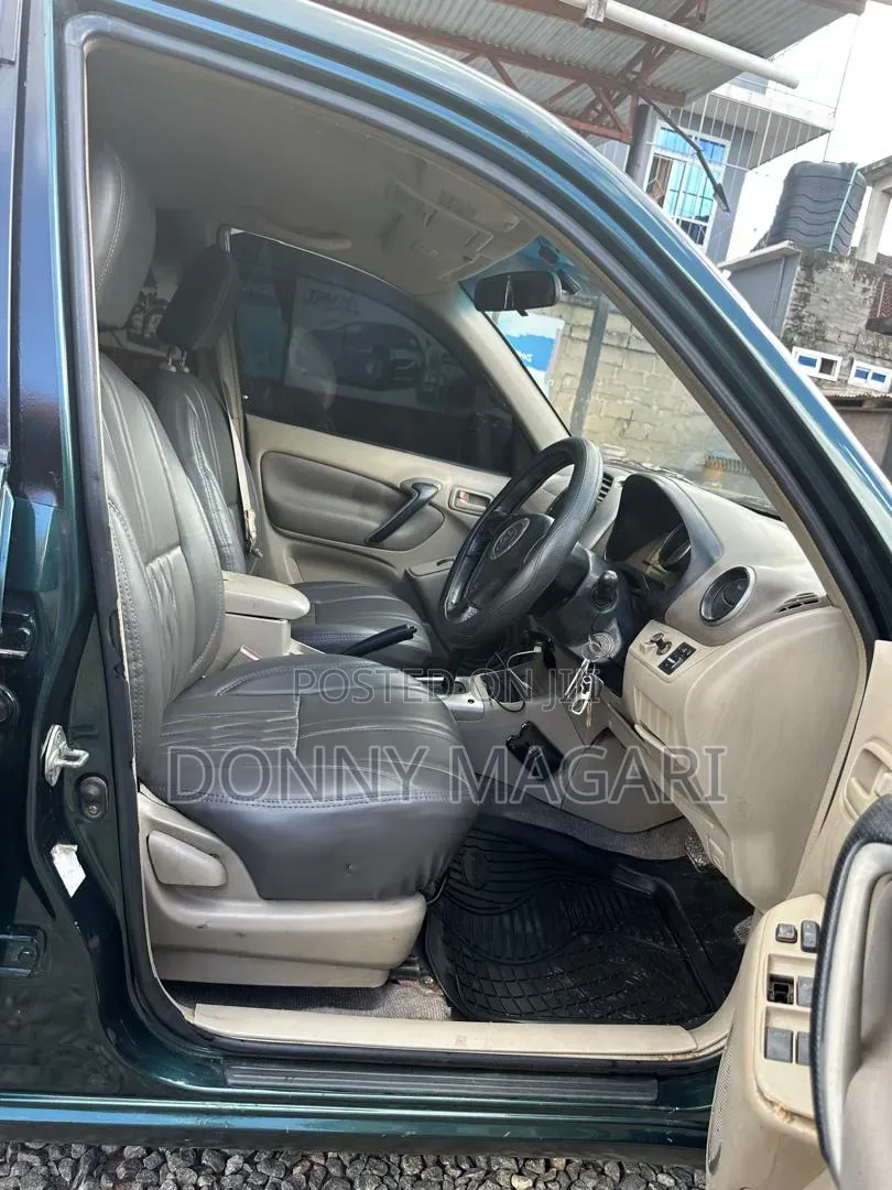 Toyota RAV4 1.8 2004 Green