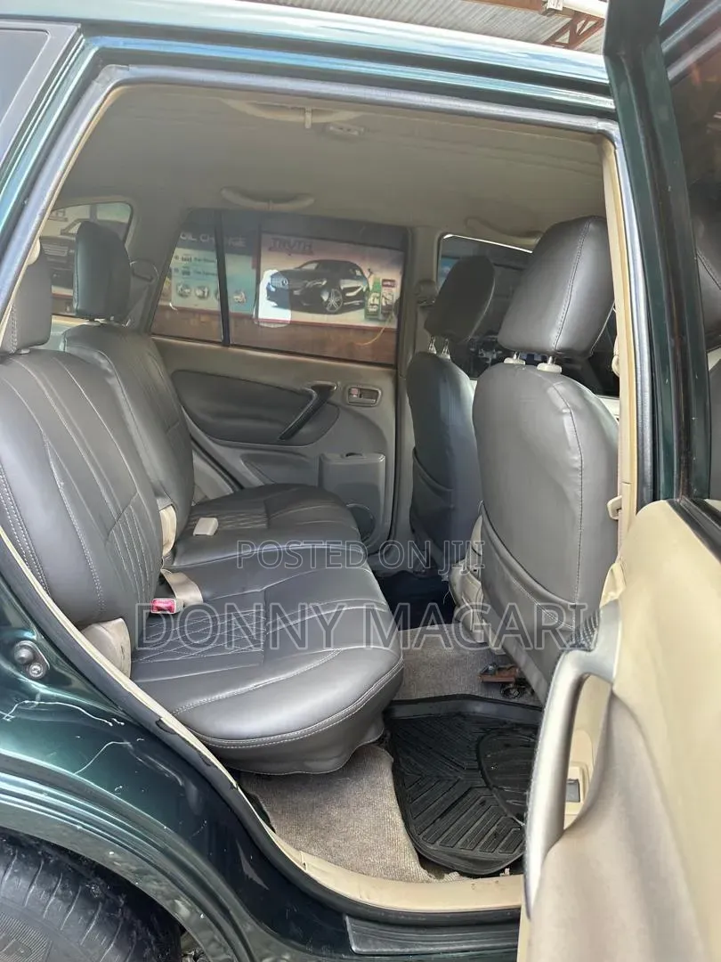 Toyota RAV4 1.8 2004 Green
