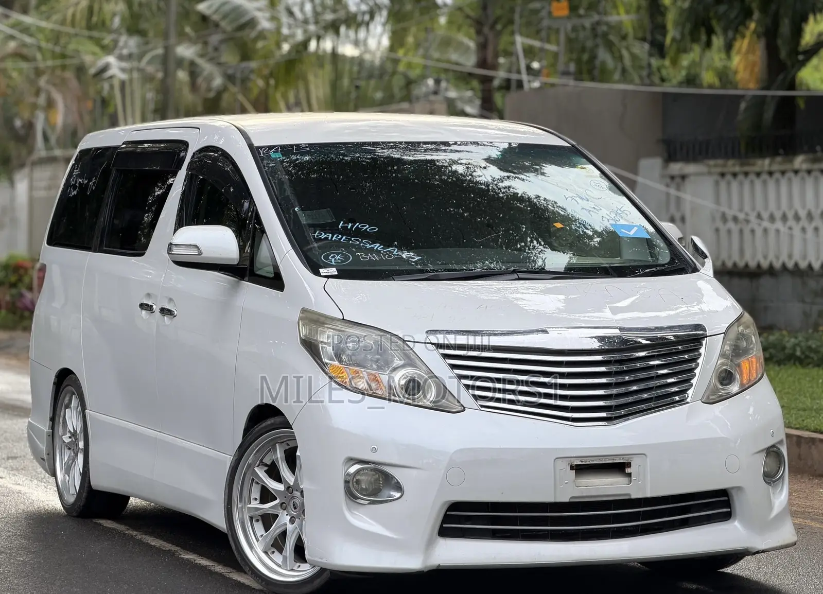 Toyota Alphard 2009 White