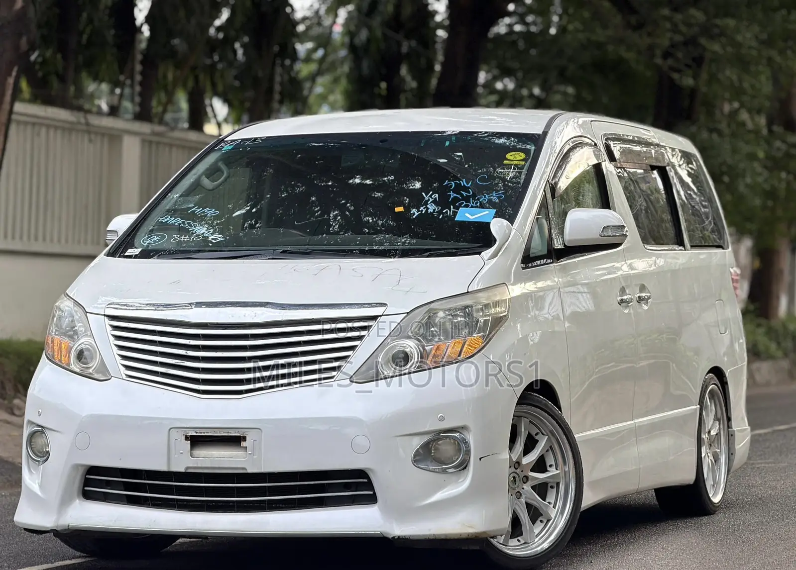 Toyota Alphard 2009 White