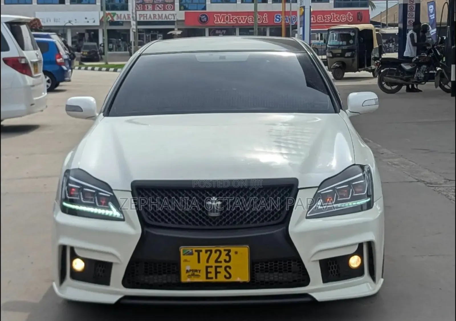 Toyota Crown Royale 2005 White