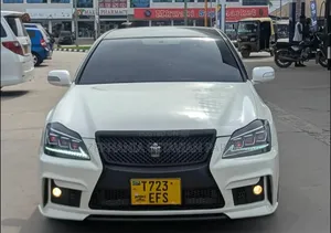 Toyota Crown Royale 2005 White