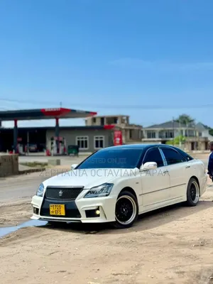 Toyota Crown Royale 2005 White