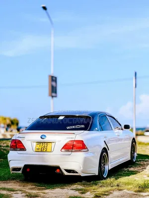 Toyota Crown Royale 2005 White