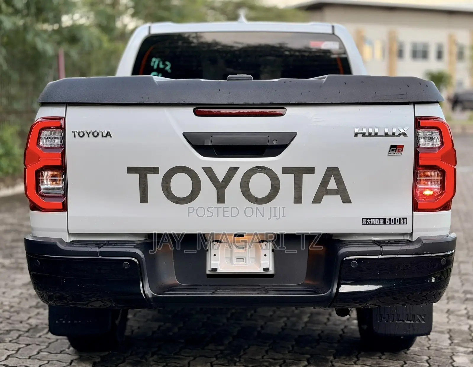 Toyota Hilux 2024 White