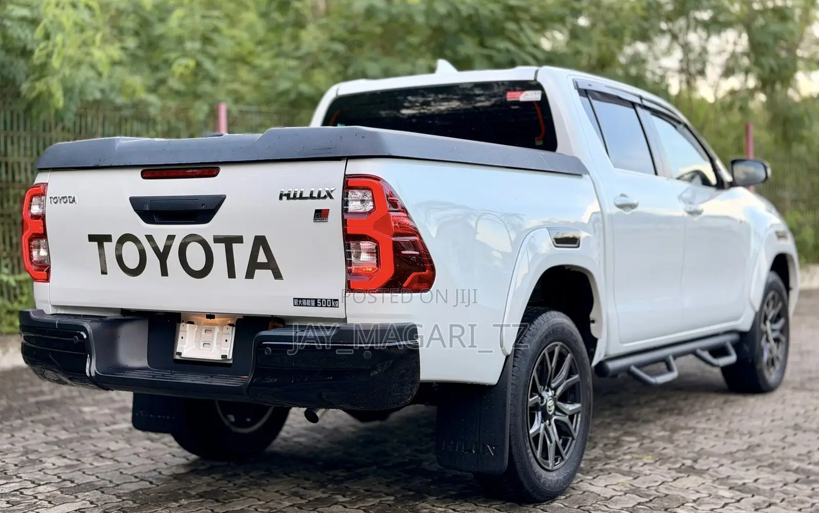 Toyota Hilux 2024 White