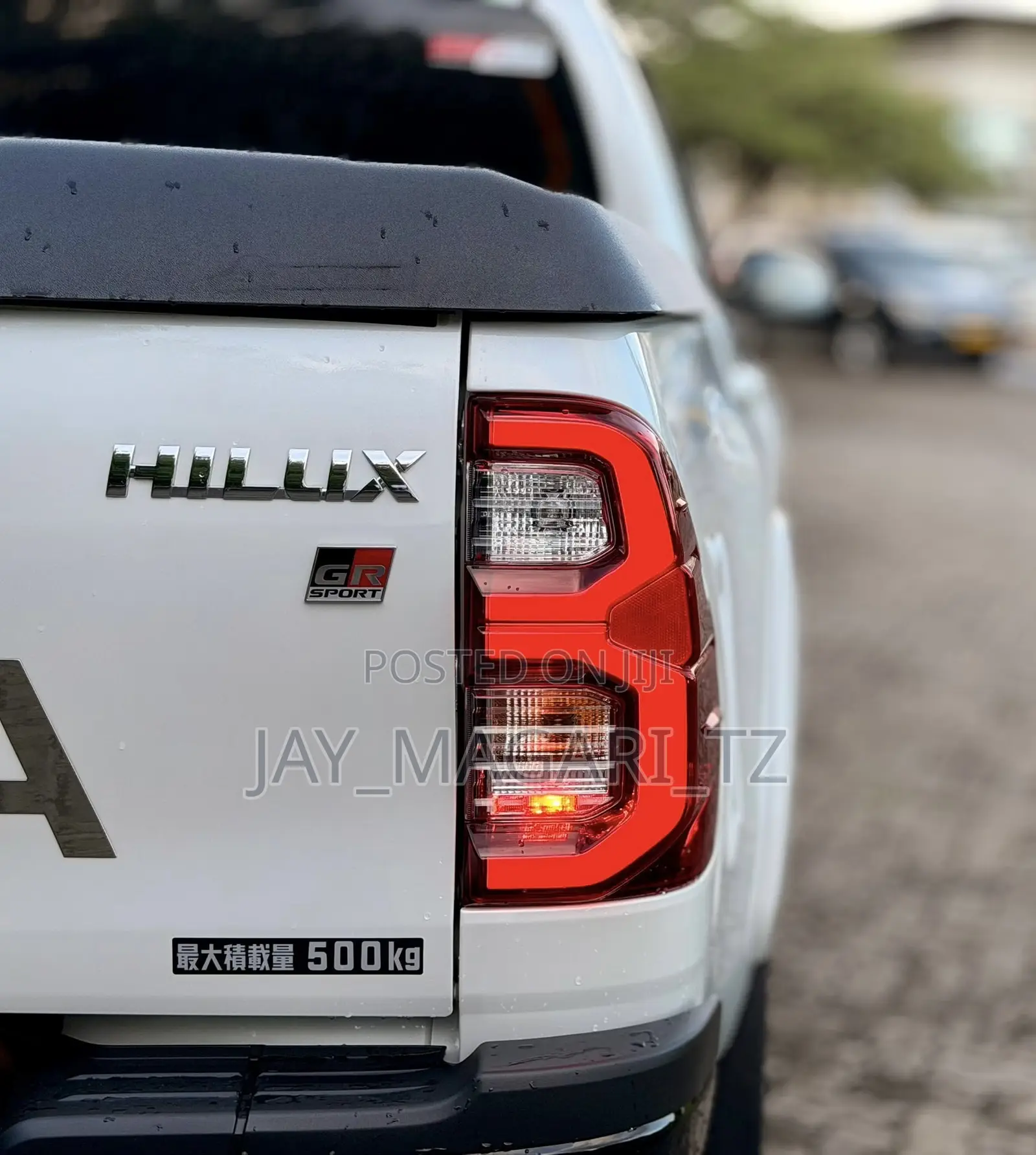 Toyota Hilux 2024 White