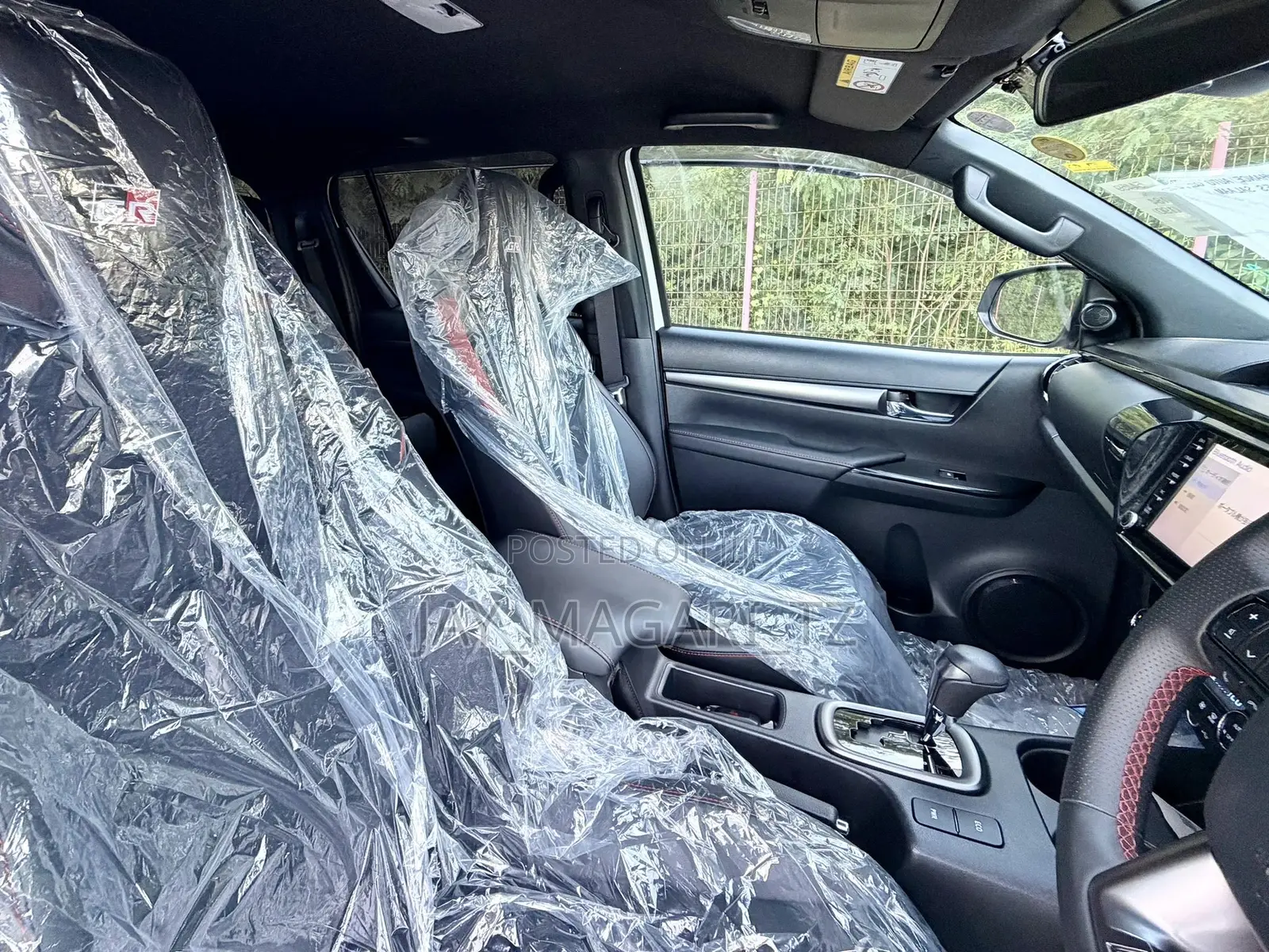 Toyota Hilux 2024 White