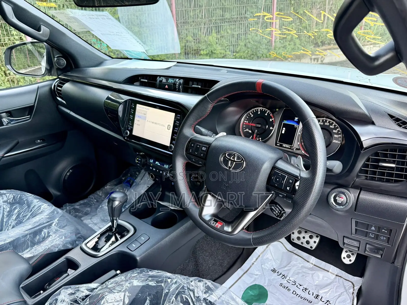 Toyota Hilux 2024 White