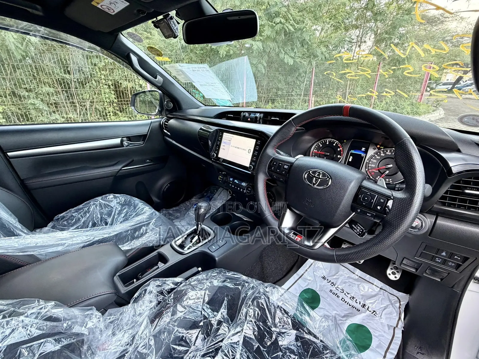 Toyota Hilux 2024 White