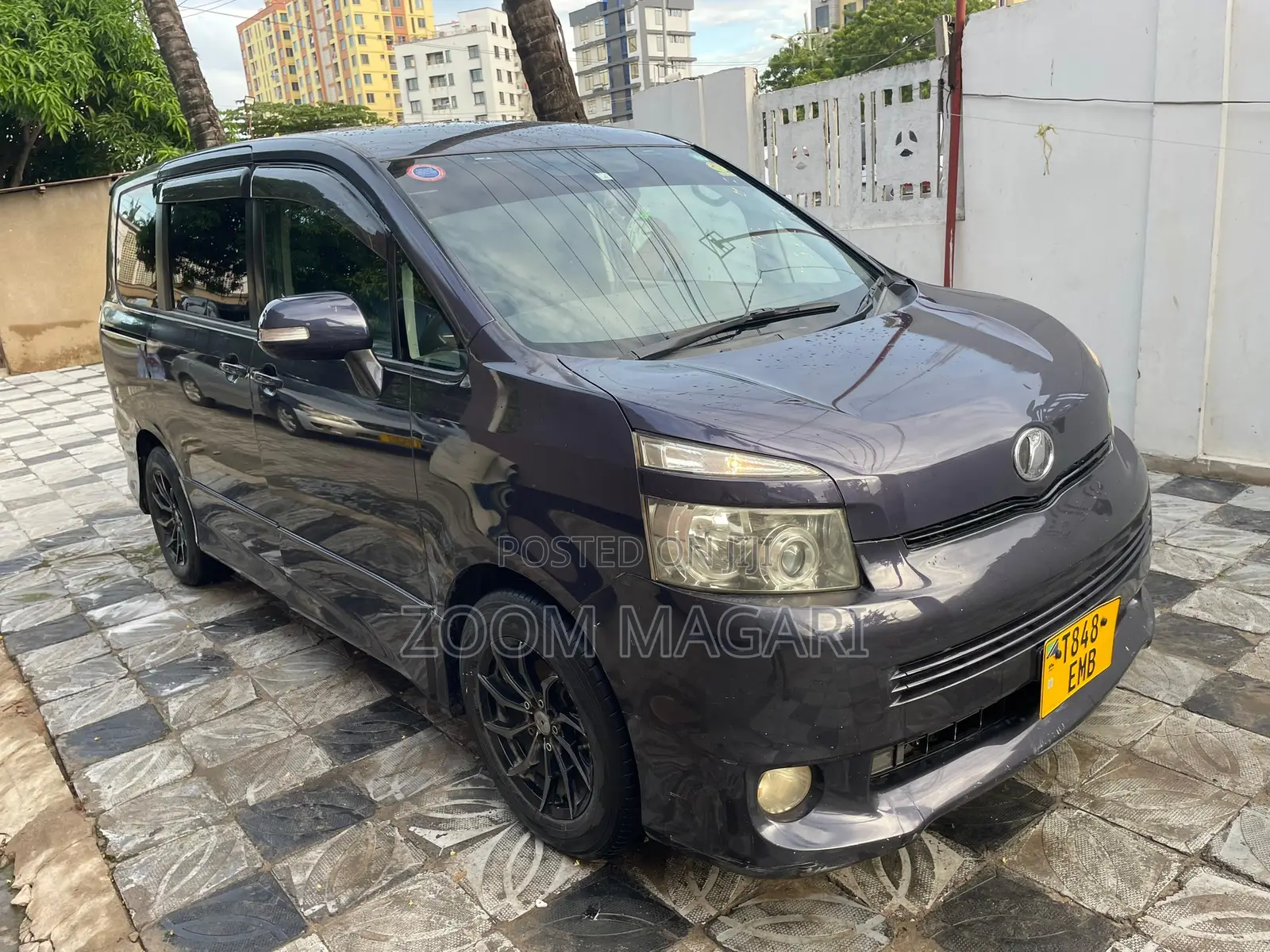 Toyota Noah 2010 Purple