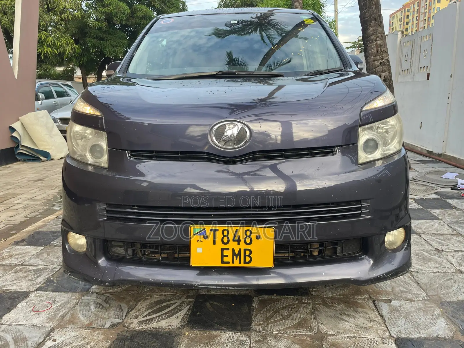 Toyota Noah 2010 Purple