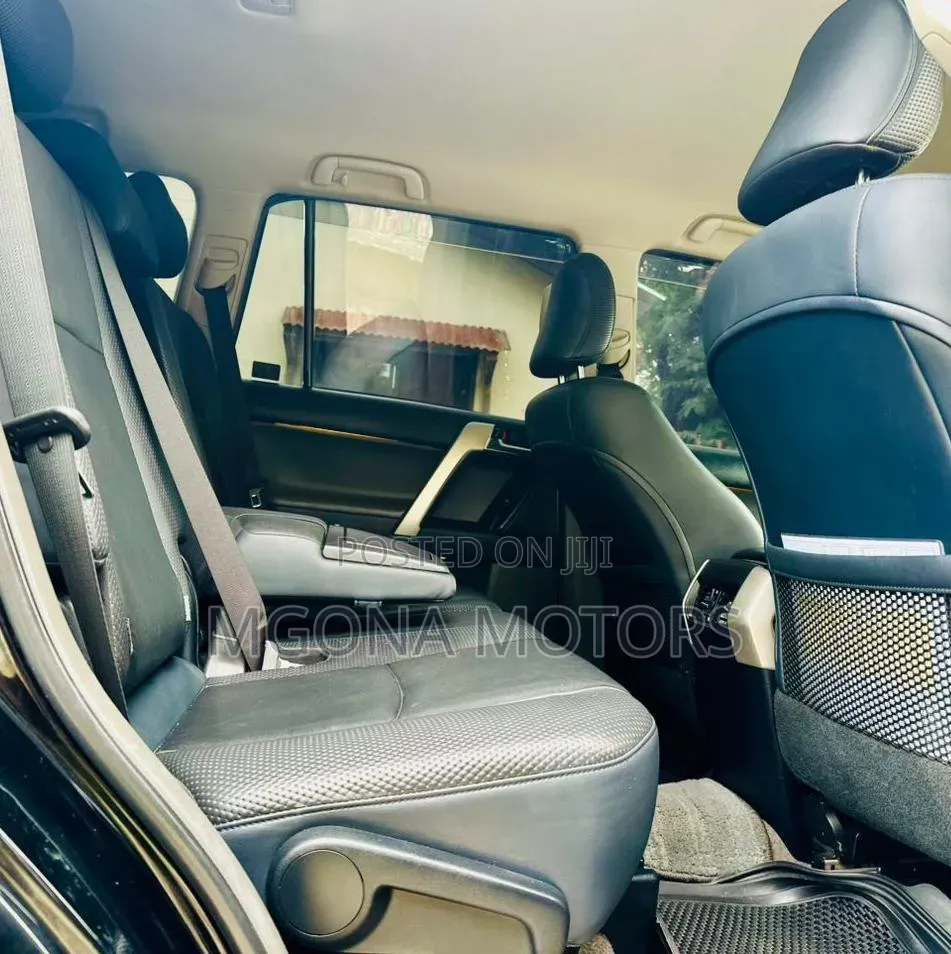 Toyota Land Cruiser Prado 2.7 i 2011 Black