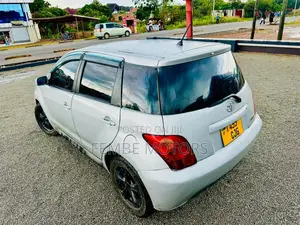 Toyota IST 2005 Silver
