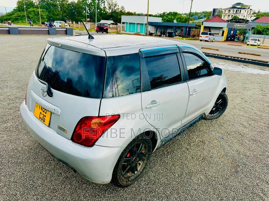 Toyota IST 2005 Silver