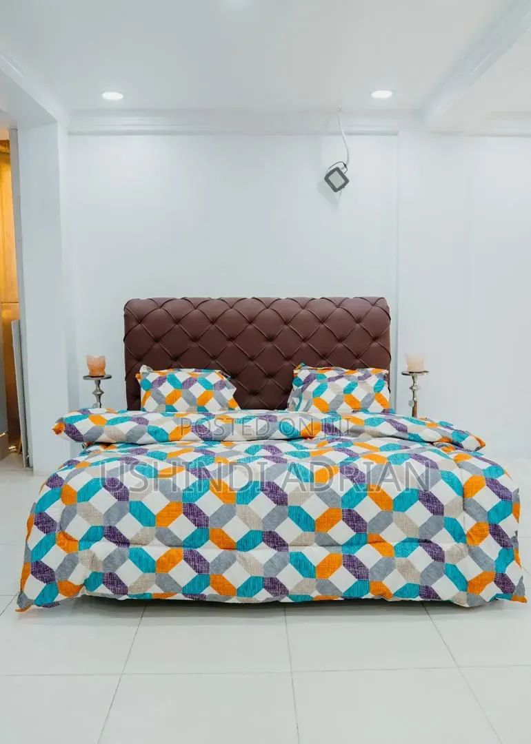 Bedding Set Ya Kifahari (King Size)
 Duvet 1
 Shuka 1
 Foronya 4