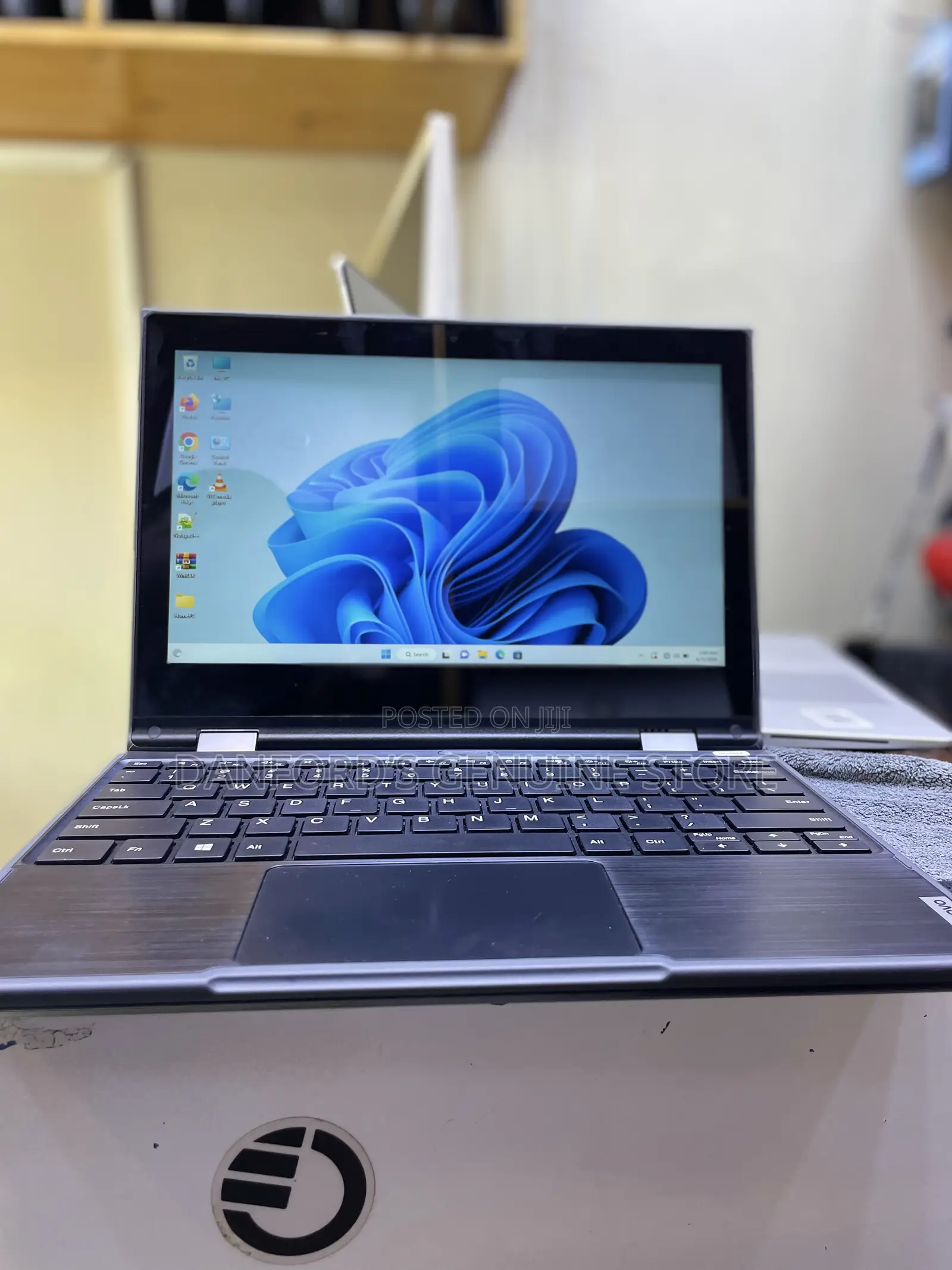 Laptop Lenovo 300e 8GB Intel Core i3 SSD 256GB